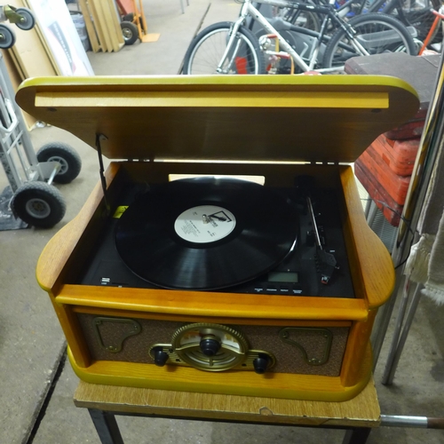 2169 - A retro style turntable