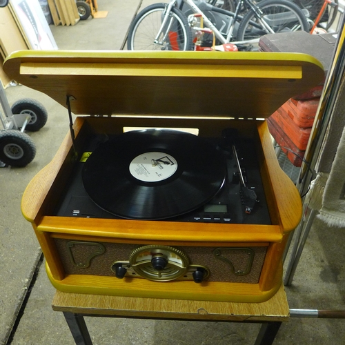 2169 - A retro style turntable