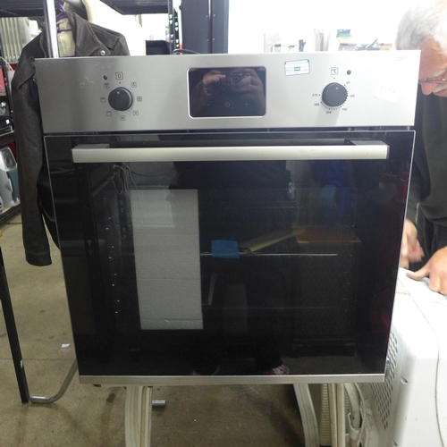 2207 - A Zanussi single electric oven - W