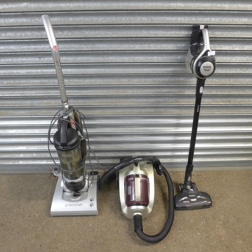 2260 - A Beldray Agility Plus vacuum cleaner, a Hoover 3000w vacuum and a Pro-Action hoover