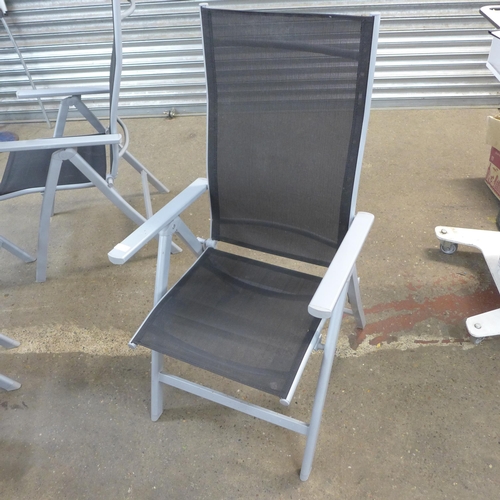 2267 - 4 metal and mesh garden chairs