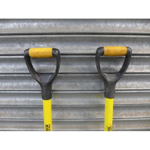 2282 - 2 Roughneck forks