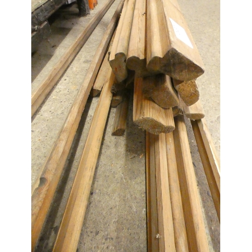 2437 - A quantity of assorted pine wood