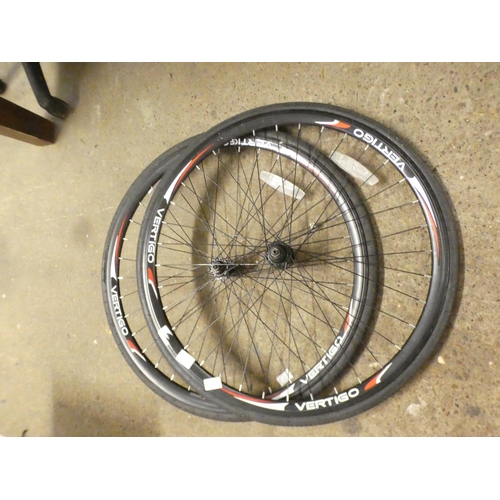 2498 - A pair of Vertigo Road racing wheels, no skewers