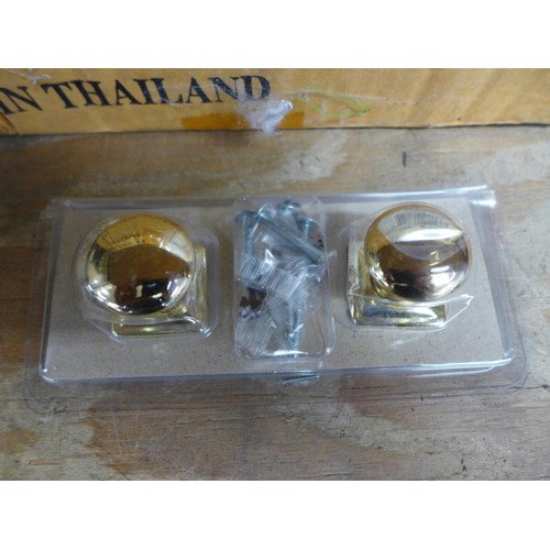 2396 - 6 Boxes of plate handles with brass finish (20 per box)