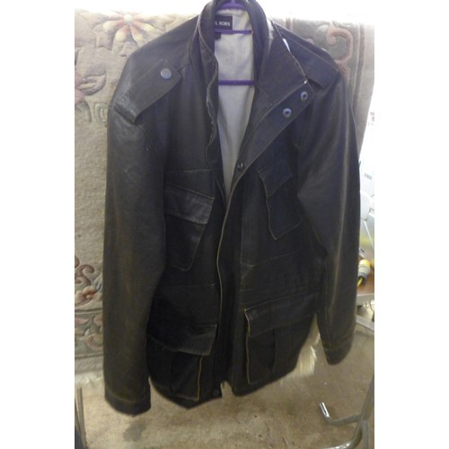 2210 - A gent's Michael Kors jacket size large