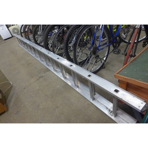 2237 - A double aluminium ladder