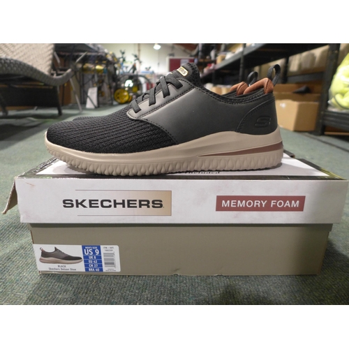 3010 - Men's black Skechers trainers - UK size 8 * this lot is subject to VAT