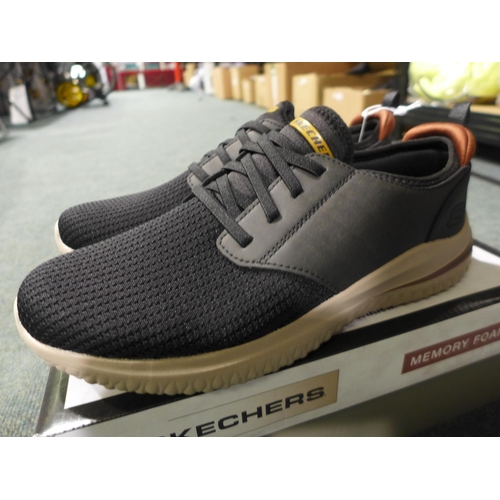 Black skechers memory outlet foam uk