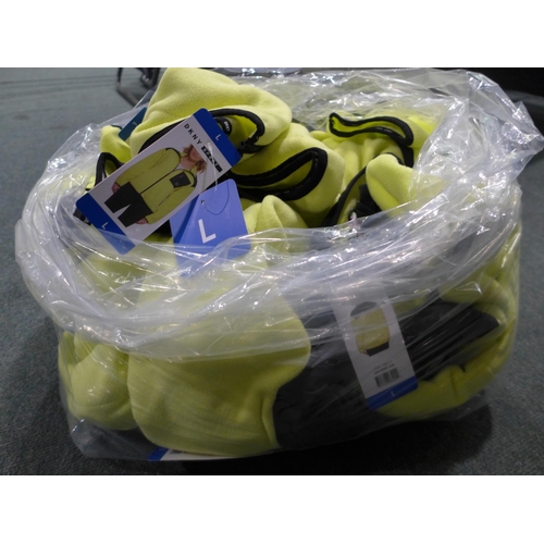 3030 - Quantity of Women's DKNY Sport Lime Zip-Up Fleeces - mainly size: L * this lot is subject to VAT