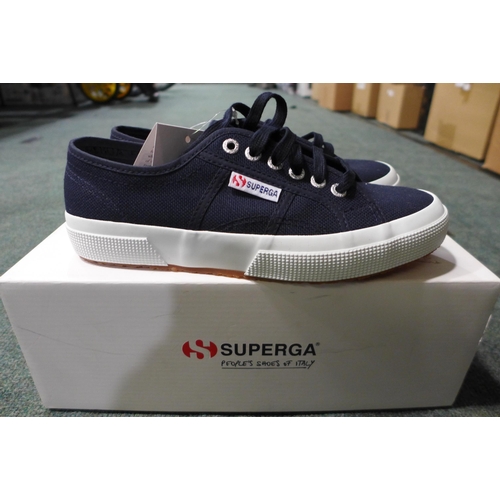 3032 - Women's Navy Superga Trainers - size: UK 6 * this lot is subject to VAT