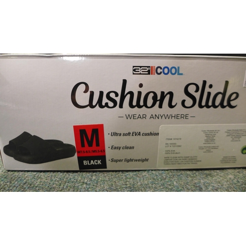 3034 - 32°C Cool Cushion Slide Black Flip Flops - size: M * this lot is subject to VAT