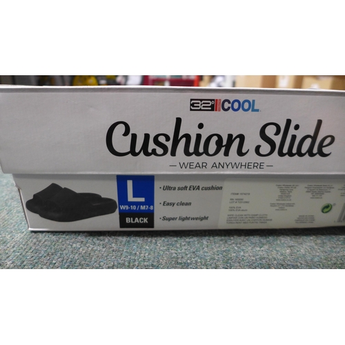 3036 - 32°C Cool Cushion Slide Black Flip Flops - size: L * this lot is subject to VAT