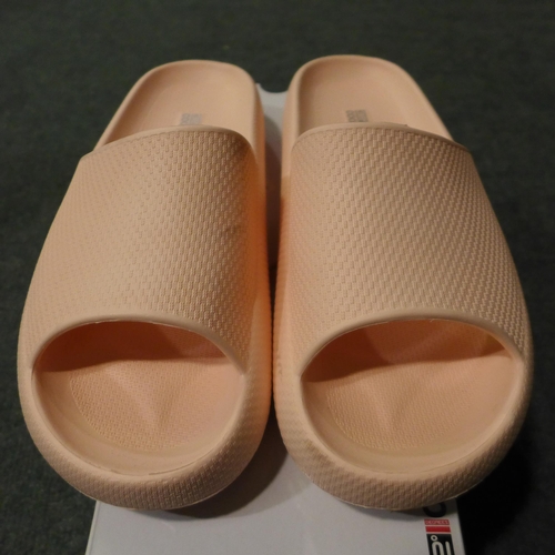 3038 - 32°C Cool Cushion Slide Coral Flip Flops - size: M * this lot is subject to VAT