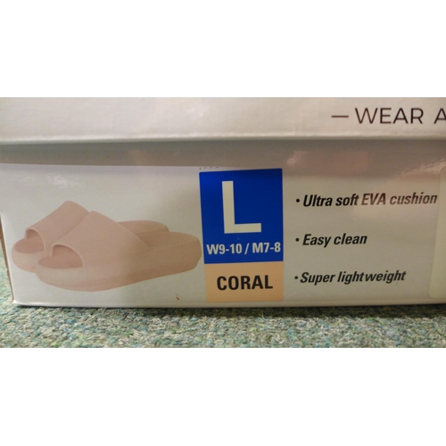 3040 - 32°C Cool Cushion Slide Coral Flip Flops - size: L * this lot is subject to VAT