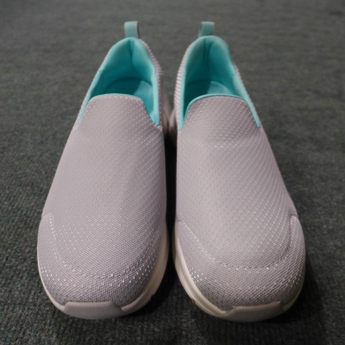 3046 - Women's Grey Slip-On Skechers - UK size 4.5 * this lot is subject to VAT