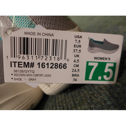 3046 - Women's Grey Slip-On Skechers - UK size 4.5 * this lot is subject to VAT