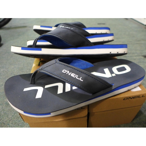 3055 - Two pairs of Men's O'Neill Flip-Flops - both UK size: 8 * this lot is subject to VAT