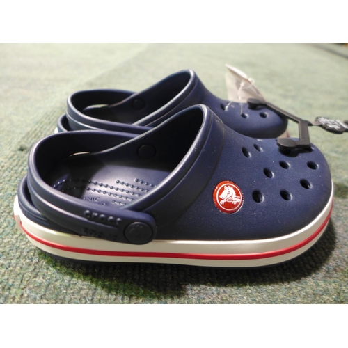 3066 - Children's Navy Crocs - UK size: 11 * this lot is subject to VAT