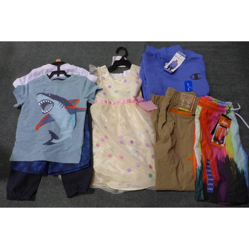 3067 - Assorted Children's clothing - mixed size/style/colour * this lot is subject to VAT