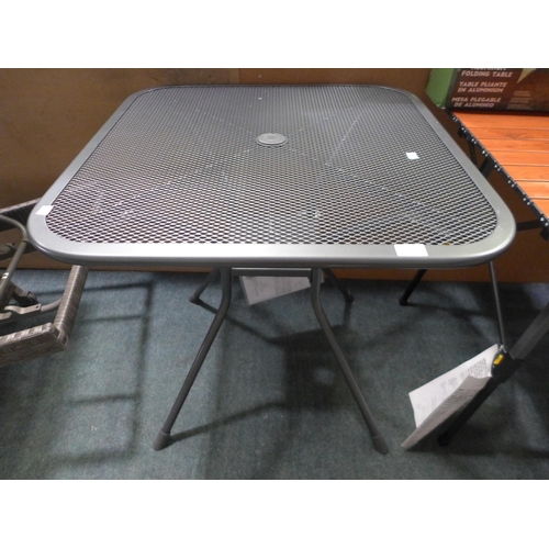 3080 - Sunvilla Mesh Table  ( 301 - 123 )   * This lot is subject to vat