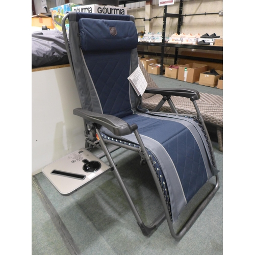 3082 - Zero Gravity Garden Lounger  ( 301 - 39 )   * This lot is subject to vat