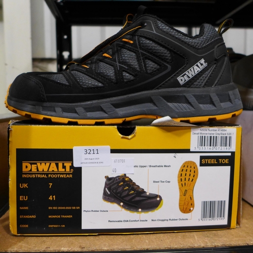 Dewalt on sale garrison trainers