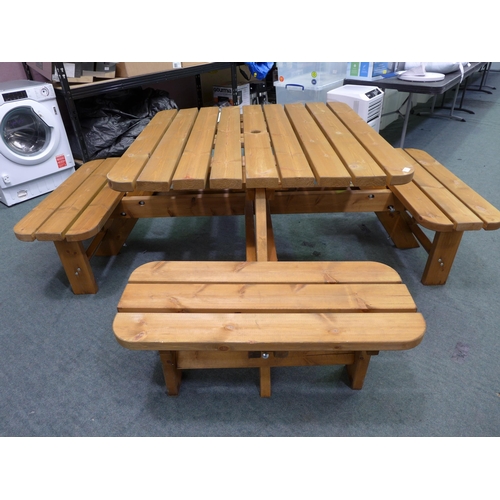 3330 - 8 Seater Picnic Table , Original RRP £469.99 + vat ( 301 - 145 )   * This lot is subject to vat