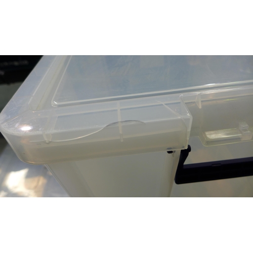 3337C - Three plastic storage tubs with lids - mixed size - cracked/damaged