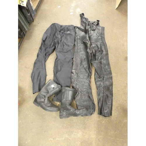 2505 - Motorcycle bib and brace leather trousers, size small/medium, motor cycle waterproof over trousers, ... 