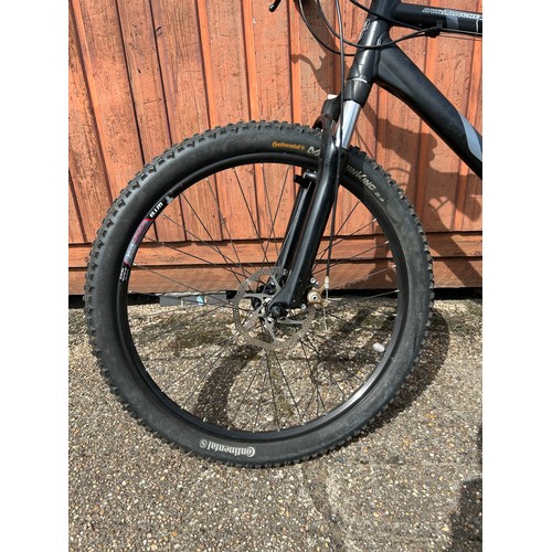 2247 - A GT Avalanche XL frame twin disc MTB with upgraded brakes