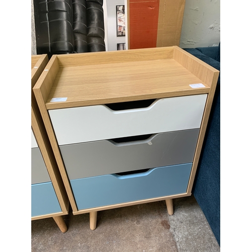 1437 - A pair of Kale bedside chests