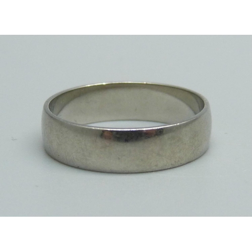 1015 - A palladium ring, marked 950, 3.2g, P