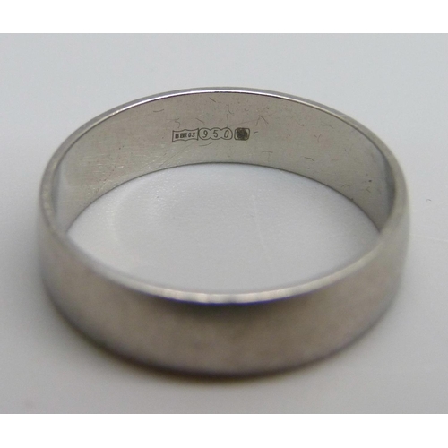 1015 - A palladium ring, marked 950, 3.2g, P