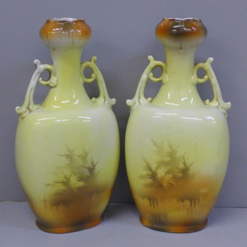 622 - A pair of Sitzendorf vases, 16cm