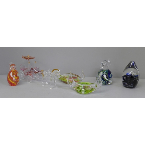 690 - Six pieces of Mdina glass, boxed