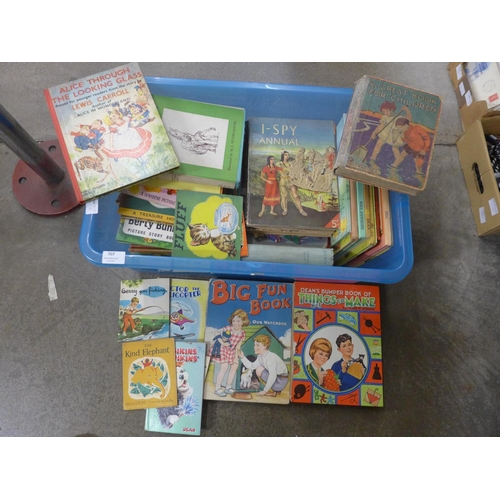 707 - Children's books and booklets, 1940s, 1960s and 1970s **PLEASE NOTE THIS LOT IS NOT ELIGIBLE FOR POS... 