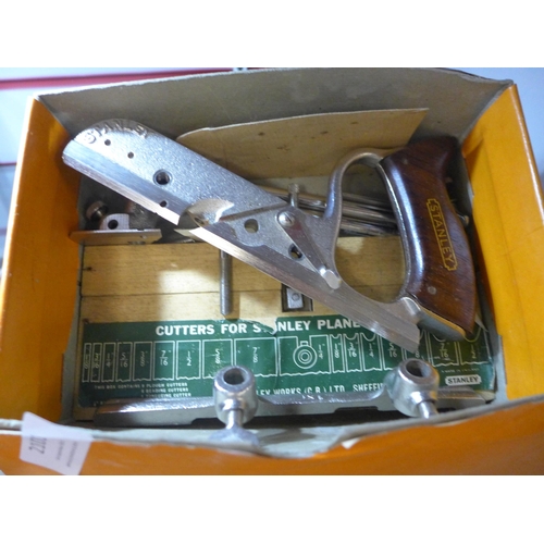 2101 - A Stanley 50 combination plane, a Stanley No.4 plane and a No. Stanley 102 plane