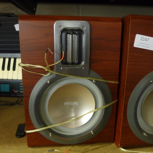 2147 - Two Philips speakers and two JVC speakers