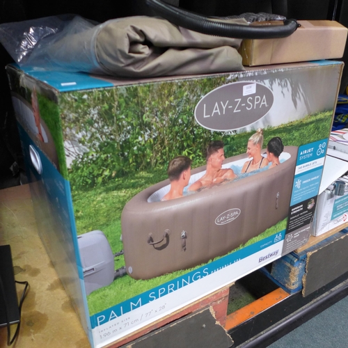 3338 - Lay-Z-Spa Inflatable Hot Tub, Original RRP £329.99 + vat         (302-68)  * This lot is subject to ... 