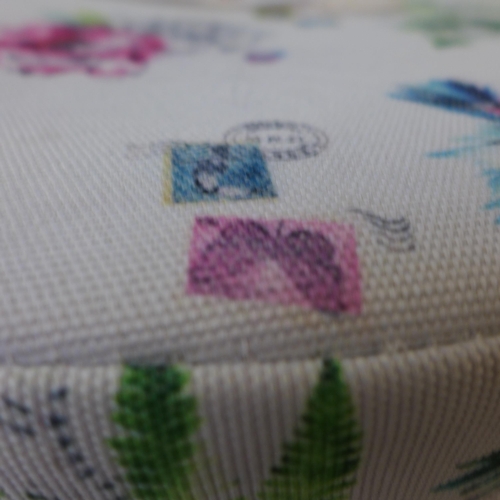 1479 - A floral patterned laundry basket