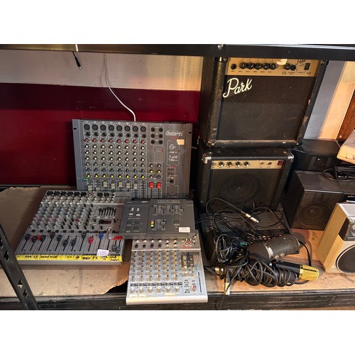 2121 - A DJ bundle: a Behringer multi FX processor, a Studiomaster Diamond 8-2 club mixer, a Maplin stereo ... 