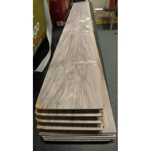 3102 - Quantity of Grey Flooring and Laminate Flooring Oslo   Light Oak  (302-151,43)*This lot is subject t... 