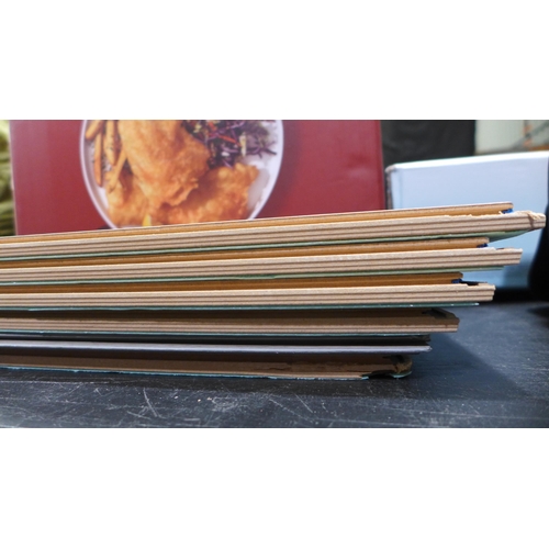 3102 - Quantity of Grey Flooring and Laminate Flooring Oslo   Light Oak  (302-151,43)*This lot is subject t... 