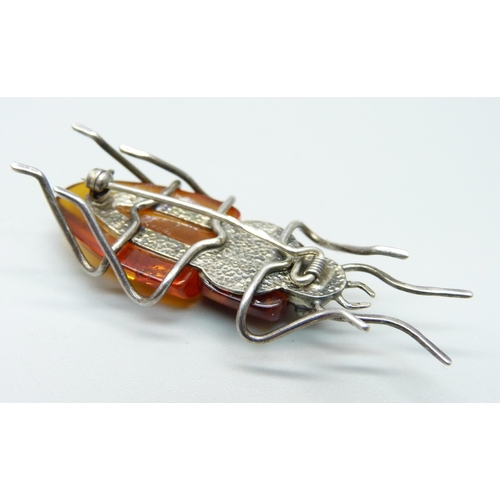 1019 - A silver and amber insect brooch