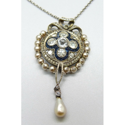 1031 - A paste and faux pearl pendant and chain