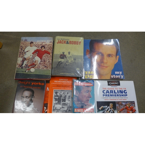 1051 - A collection of Manchester United related books **PLEASE NOTE THIS LOT IS NOT ELIGIBLE FOR POSTING A... 