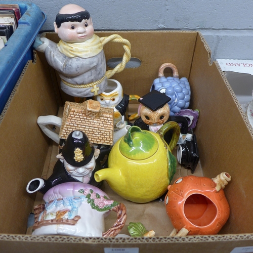 1068 - A collection of novelty teapots **PLEASE NOTE THIS LOT IS NOT ELIGIBLE FOR POSTING AND PACKING**