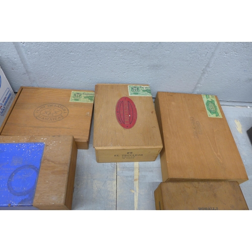 1071 - Six cigar boxes and one other made from cork **PLEASE NOTE THIS LOT IS NOT ELIGIBLE FOR POSTING AND ... 