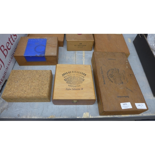 1071 - Six cigar boxes and one other made from cork **PLEASE NOTE THIS LOT IS NOT ELIGIBLE FOR POSTING AND ... 